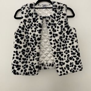 GIRLS GYMBOREE DALMATION FAUX FUR VEST. SIZE 10